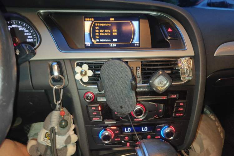 Used Audi A4L 2015 45 TFSI quattro Individual Sport Edition Audio And AC Panel