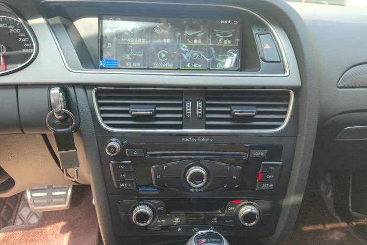 Used Audi A4L 2015 35 TFSI Automatic Standard Model Audio And AC Panel