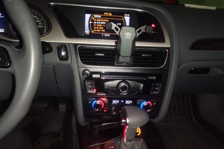 Used Audi A4L 2015 35 TFSI Automatic Comfort Model Audio And AC Panel