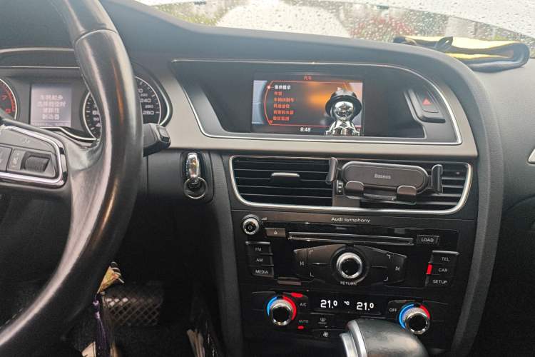 Used Audi A4L 2015 35 TFSI Automatic Standard Model Audio And AC Panel