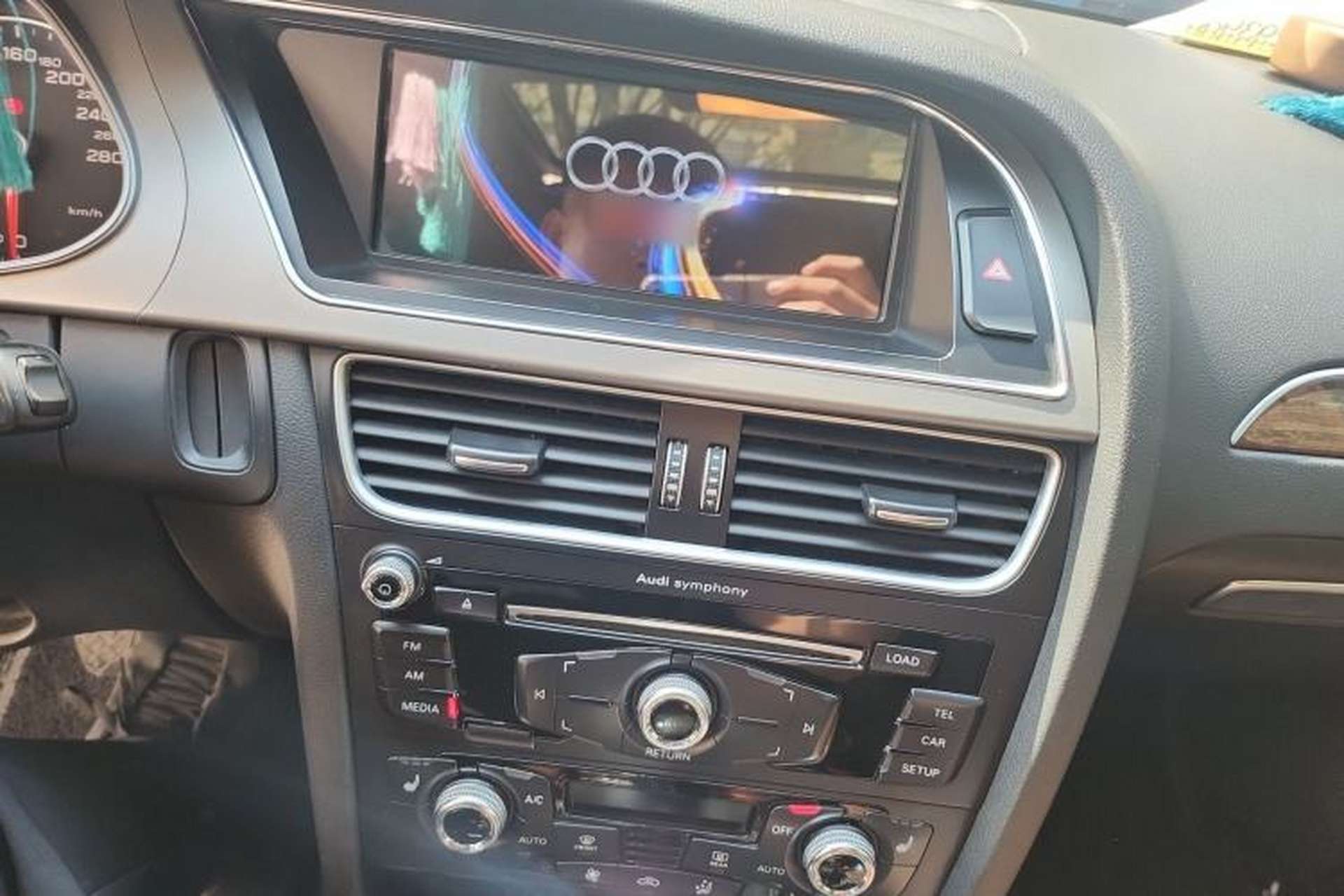 Used Audi A4L 2015 35 TFSI Automatic Comfort Model Audio And AC Panel
