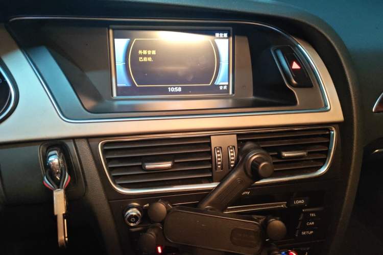 Used Audi A4L 2015 35 TFSI Automatic Comfort Model Audio And AC Panel