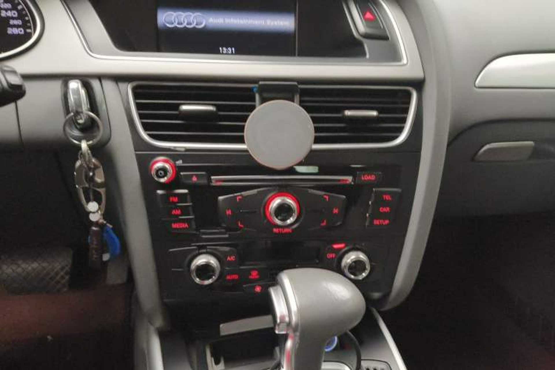 Used Audi A4L 2015 35 TFSI Automatic Comfort Model Audio And AC Panel