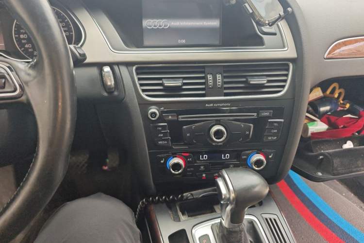 Used Audi A4L 2015 35 TFSI Automatic Comfort Model Audio And AC Panel