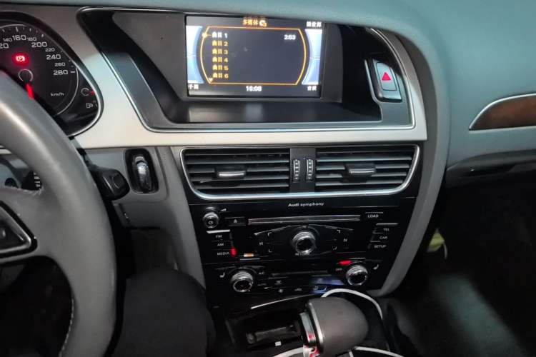 Used Audi A4L 2015 35 TFSI Automatic Comfort Model Audio And AC Panel