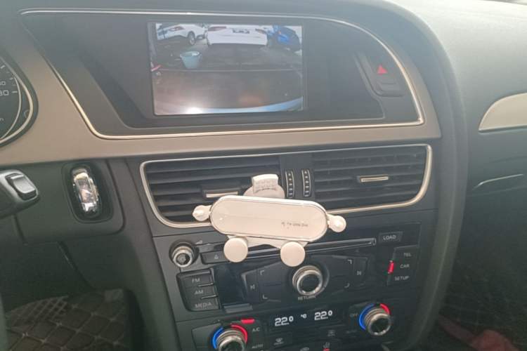 Used Audi A4L 2015 35 TFSI Automatic Standard Model Audio And AC Panel