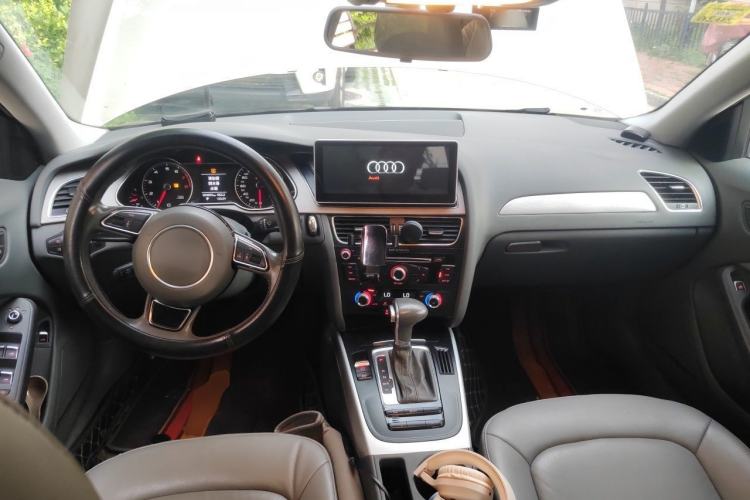 Used Audi A4L 2015 35 TFSI Automatic Standard Model Center Console