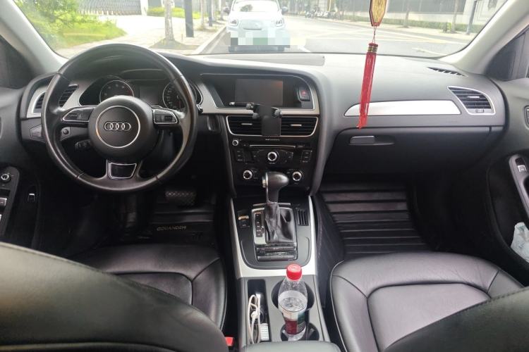 Used Audi A4L 2015 35 TFSI Automatic Standard Model Center Console