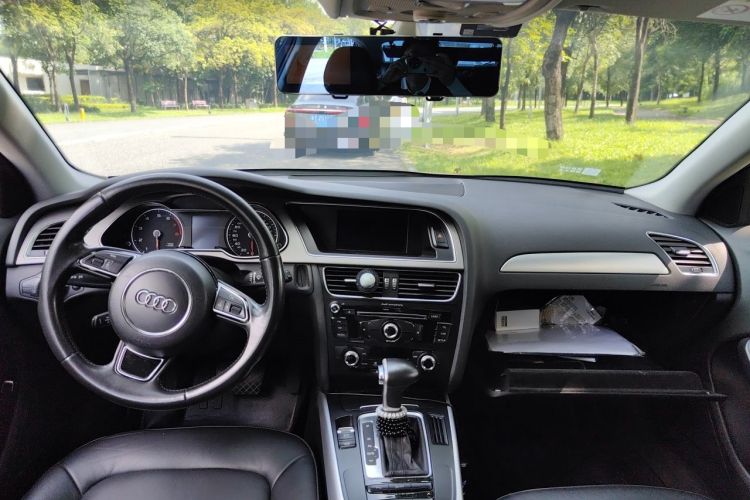 Used Audi A4L 2015 35 TFSI Automatic Standard Model Center Console