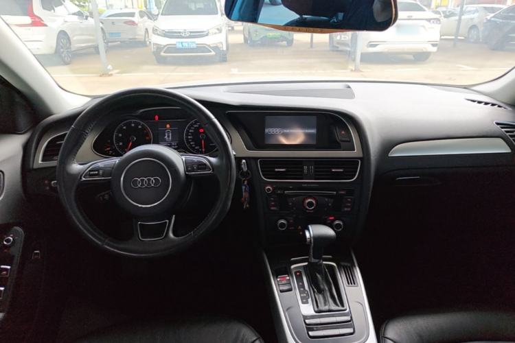 Used Audi A4L 2015 35 TFSI Automatic Standard Model Center Console