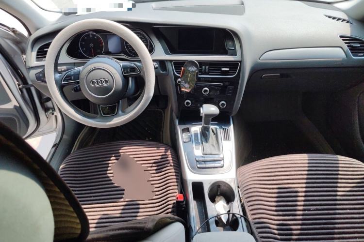 Used Audi A4L 2015 35 TFSI Automatic Standard Model Center Console
