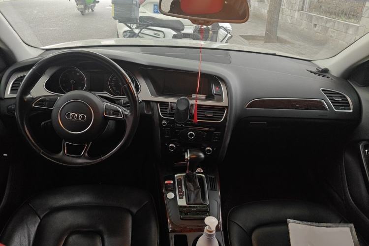 Used Audi A4L 2015 35 TFSI Automatic Comfort Model Center Console