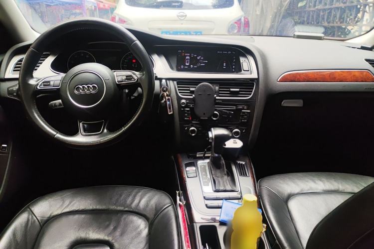 Used Audi A4L 2015 35 TFSI Automatic Comfort Model Center Console