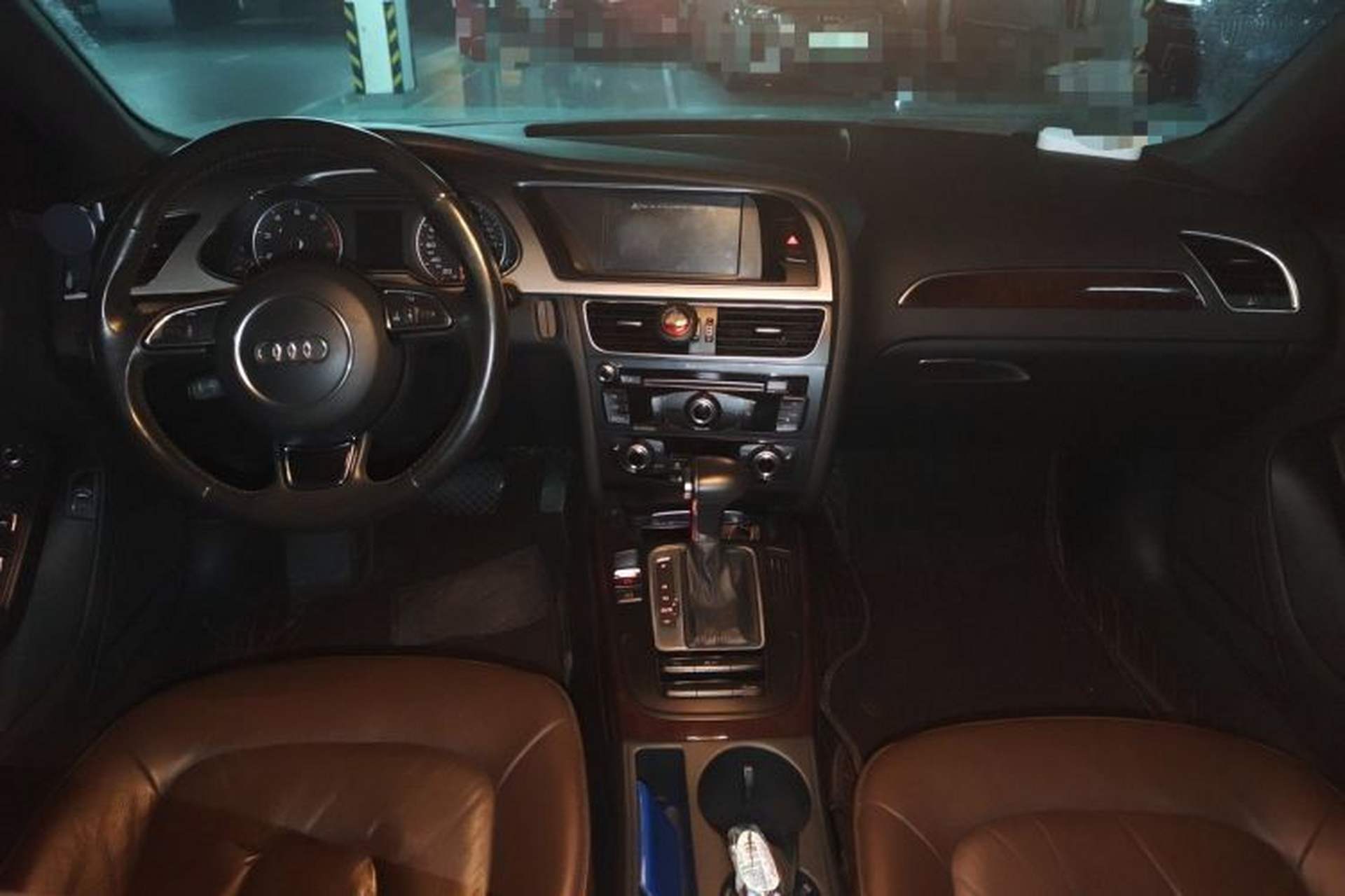 Used Audi A4L 2015 35 TFSI Automatic Comfort Model Center Console