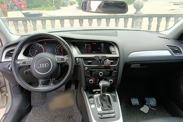 Used Audi A4L 2015 35 TFSI Automatic Standard Model Center Console