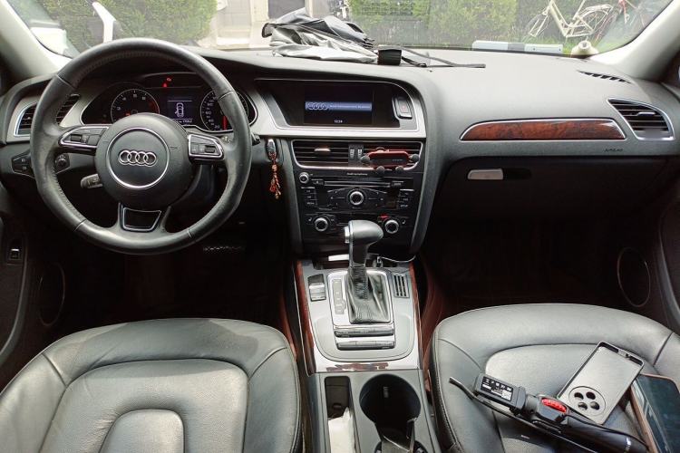 Used Audi A4L 2015 35 TFSI Automatic Comfort Model Center Console