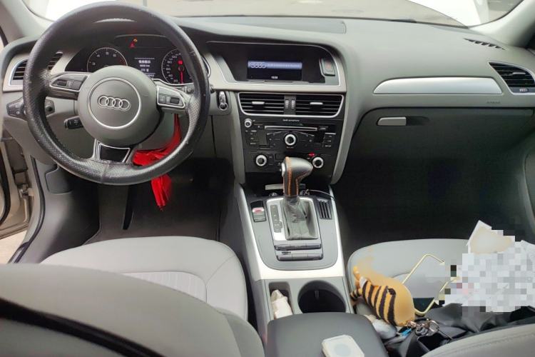 Used Audi A4L 2015 35 TFSI Automatic Standard Model Center Console