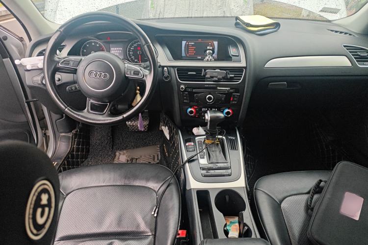 Used Audi A4L 2015 35 TFSI Automatic Standard Model Center Console