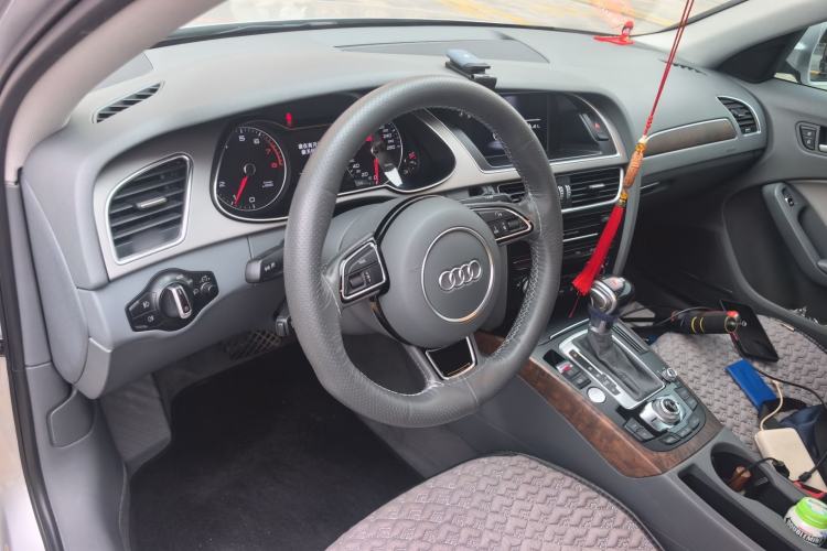 Used Audi A4L 2015 35 TFSI Automatic Technology Model Center Console