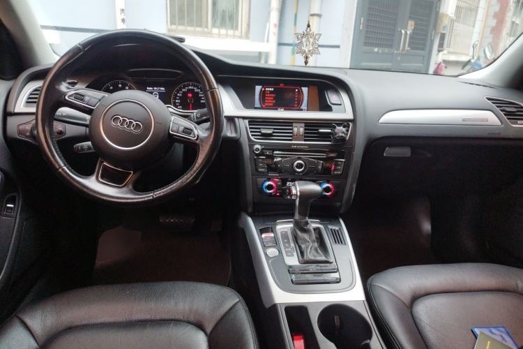 Used Audi A4L 2015 45 TFSI quattro Individual Sport Edition Center Console