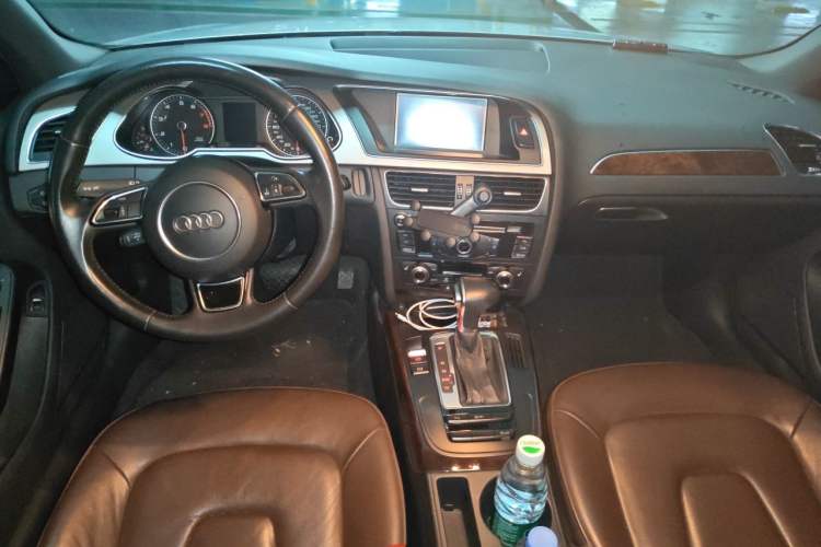Used Audi A4L 2015 35 TFSI Automatic Comfort Model Center Console