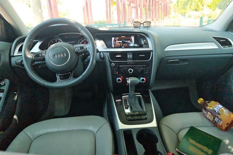 Used Audi A4L 2015 35 TFSI Automatic Standard Model Center Console
