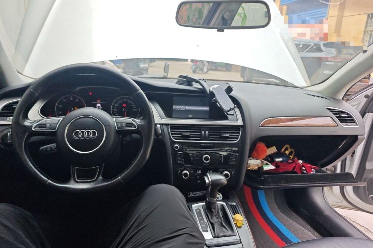 Used Audi A4L 2015 35 TFSI Automatic Comfort Model Center Console