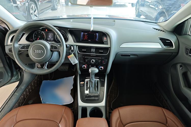 Used Audi A4L 2015 35 TFSI Automatic Standard Model Center Console