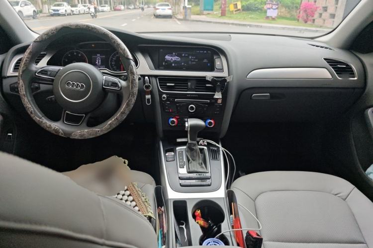 Used Audi A4L 2015 35 TFSI Automatic Standard Model Center Console