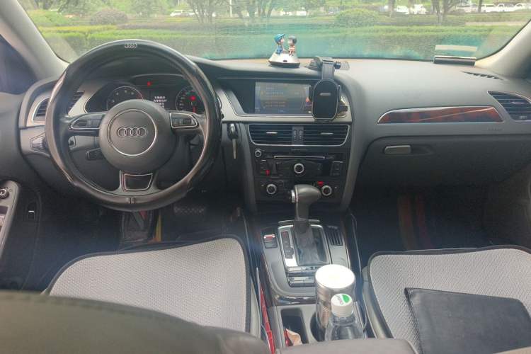 Used Audi A4L 2015 35 TFSI Automatic Comfort Model Center Console