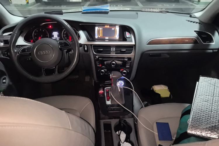 Used Audi A4L 2015 35 TFSI Automatic Comfort Model Center Console
