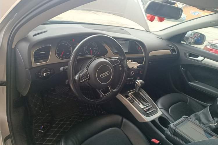 Used Audi A4L 2015 35 TFSI Automatic Standard Model Center Console