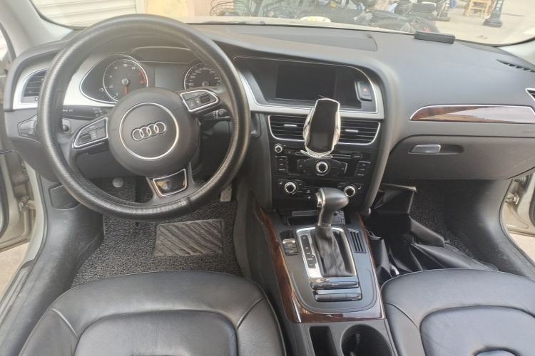 Used Audi A4L 2015 35 TFSI Automatic Comfort Model Center Console