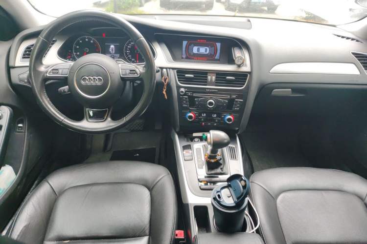 Used Audi A4L 2015 35 TFSI Automatic Standard Model Center Console