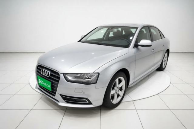 Audi A4L 2015 35 TFSI Automatic Standard Model مستعملة
