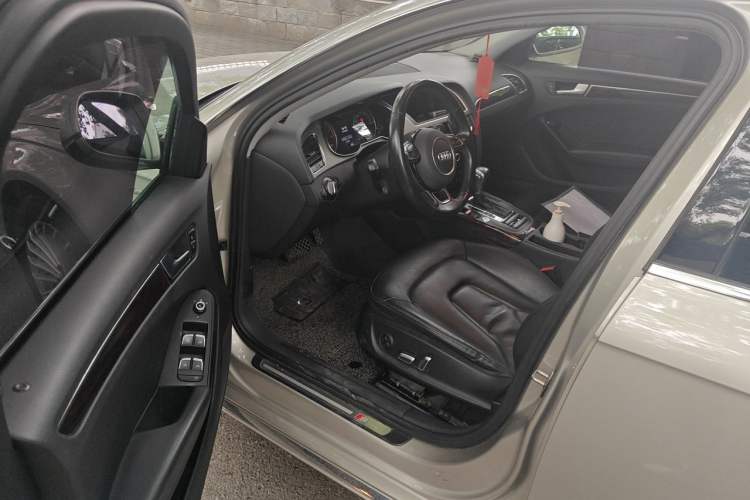 Used Audi A4L 2015 35 TFSI Automatic Comfort Model Driver Seat
