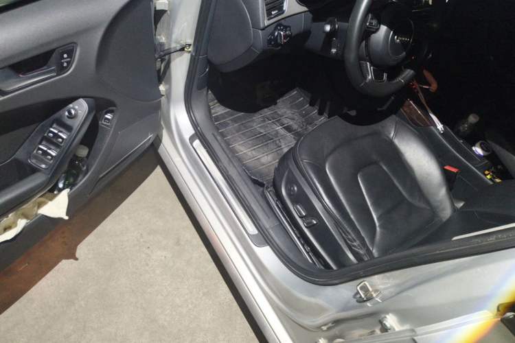 Used Audi A4L 2015 35 TFSI Automatic Comfort Model Driver Seat