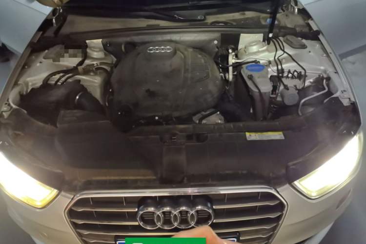 Used Audi A4L 2015 35 TFSI Automatic Comfort Model Engine Bay