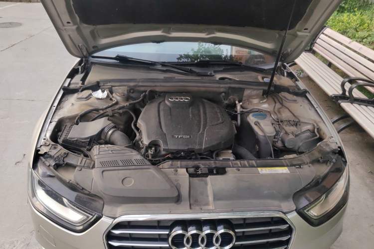 Used Audi A4L 2015 35 TFSI Automatic Standard Model Engine Bay