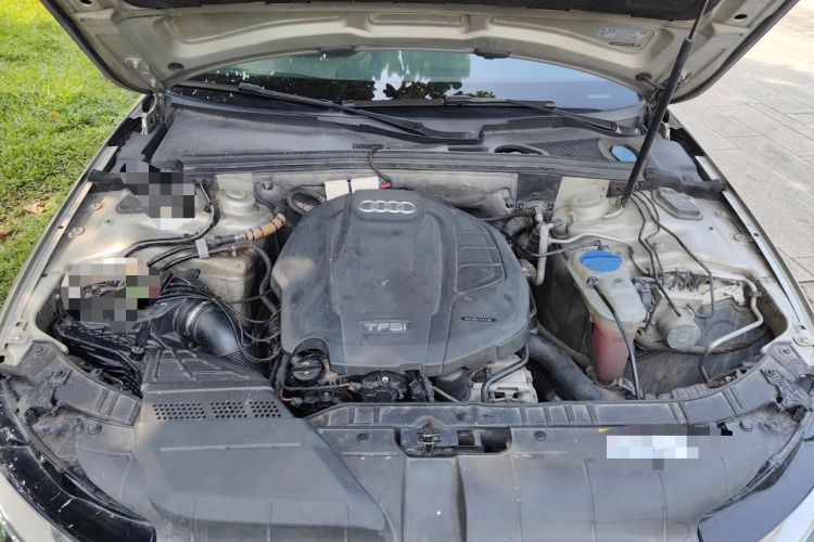 Used Audi A4L 2015 35 TFSI Automatic Standard Model Engine Bay