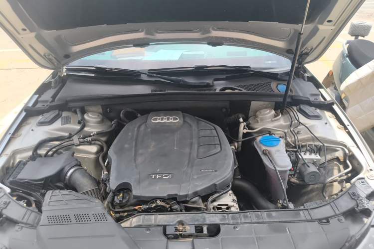 Used Audi A4L 2015 35 TFSI Automatic Comfort Model Engine Bay