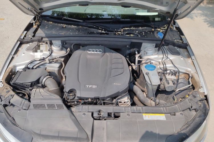 Used Audi A4L 2015 35 TFSI Automatic Standard Model Engine Bay