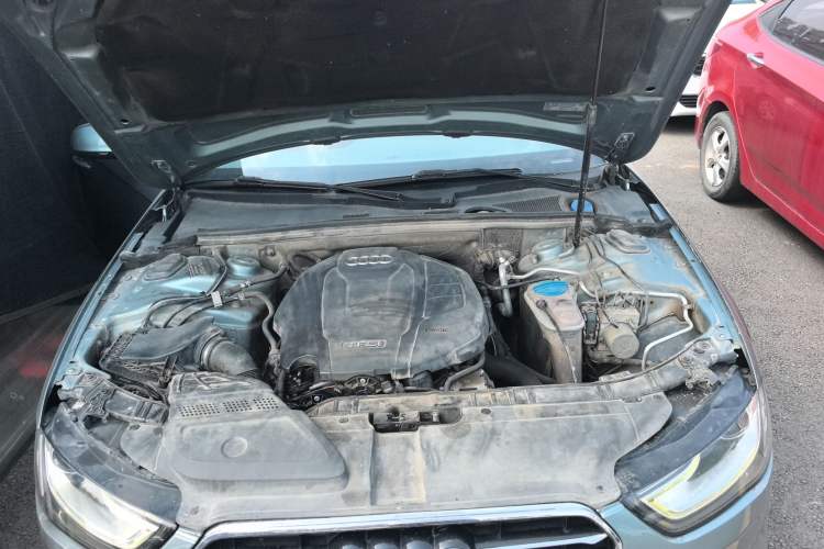 Used Audi A4L 2015 35 TFSI Automatic Comfort Model Engine Bay