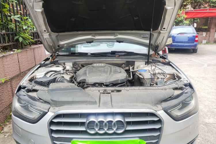 Used Audi A4L 2015 35 TFSI Automatic Comfort Model Engine Bay