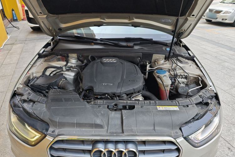 Used Audi A4L 2015 35 TFSI Automatic Comfort Model Engine Bay
