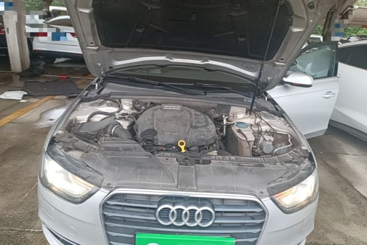 Used Audi A4L 2015 35 TFSI Automatic Standard Model Engine Bay