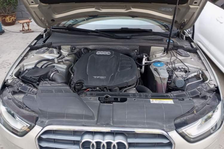 Used Audi A4L 2015 35 TFSI Automatic Comfort Model Engine Bay