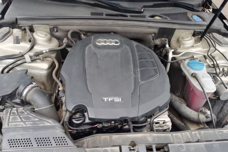 Used Audi A4L 2015 35 TFSI Automatic Standard Model Engine Bay