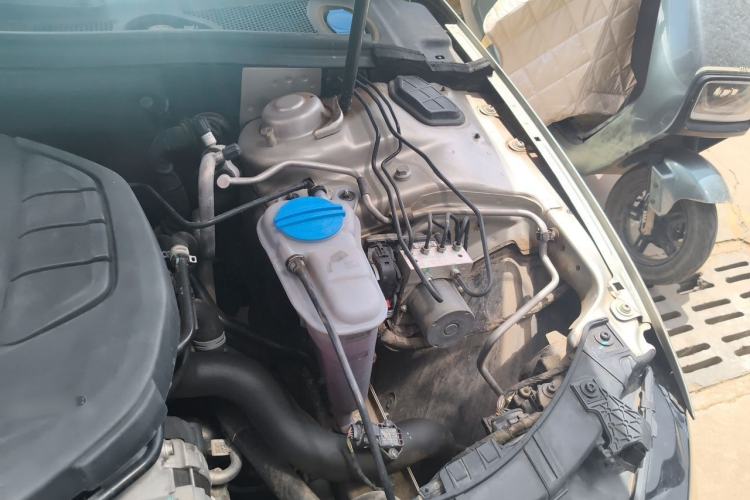 Used Audi A4L 2015 35 TFSI Automatic Comfort Model Engine Bay Left