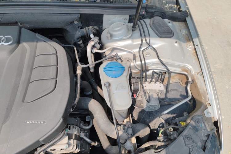 Used Audi A4L 2015 35 TFSI Automatic Standard Model Engine Bay Left